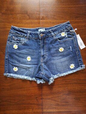 Skylar + Jade Daisy Denim Shorts Size 28 NWT